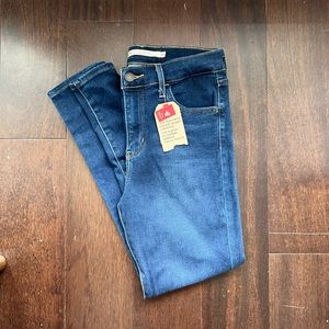 NWT Levi Jeans
